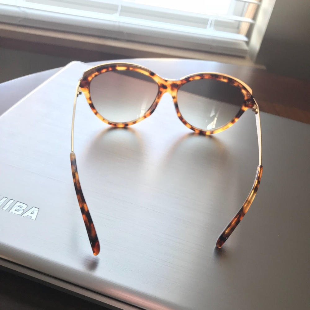 Alexander McQueen Sunglass - Picture 3 of 8